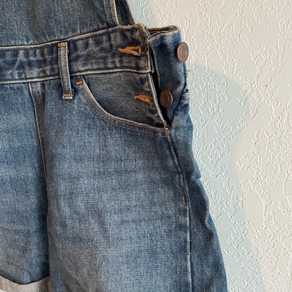 Levi’s Short Overalls - Picture 5 of 5
